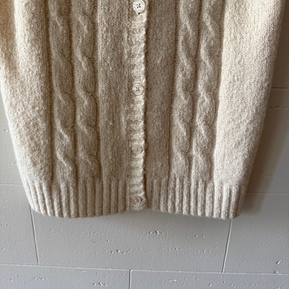 Carroll Reed Cream Sleeveless Knit Cardigan - Picture 2 of 10